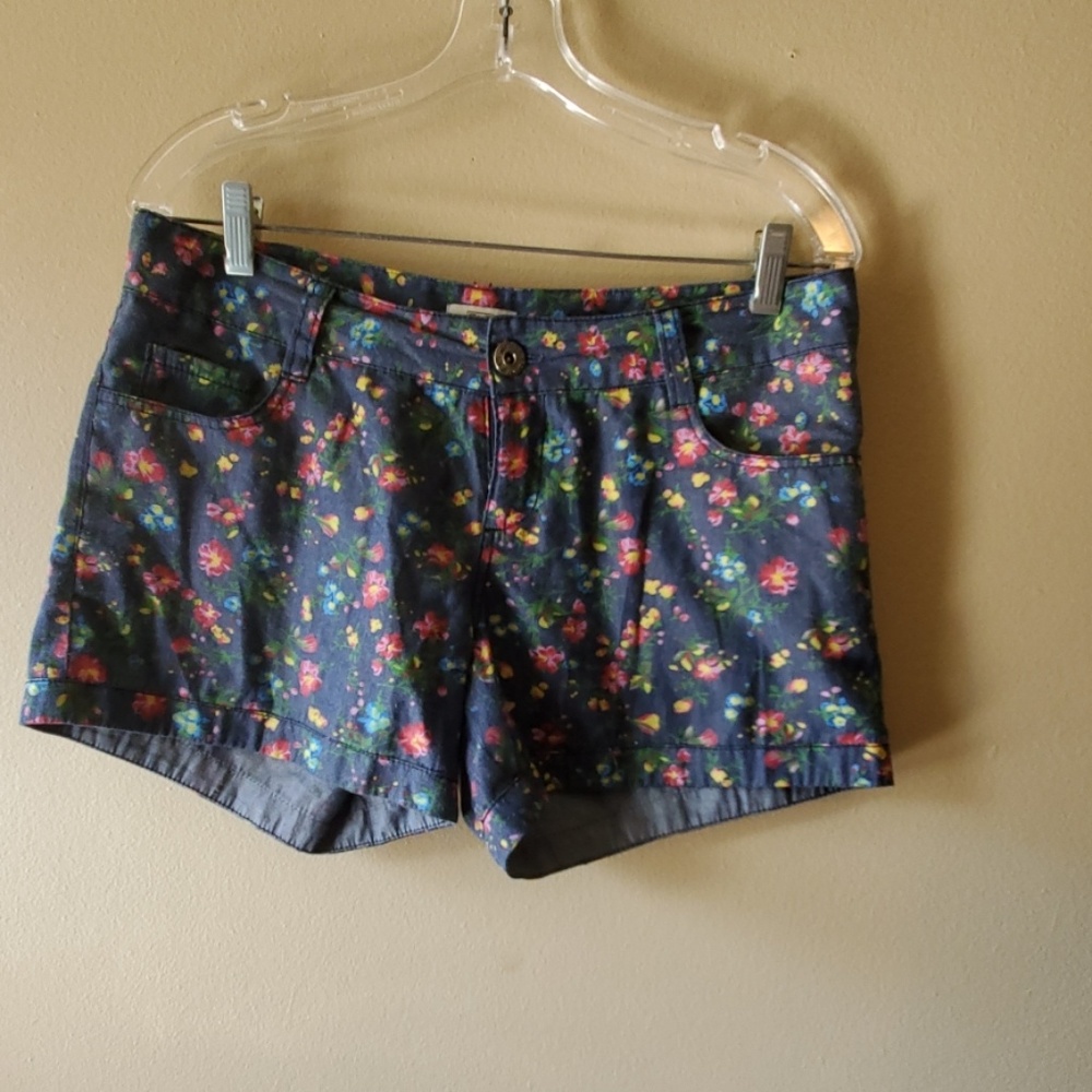 Floral jeans shorts